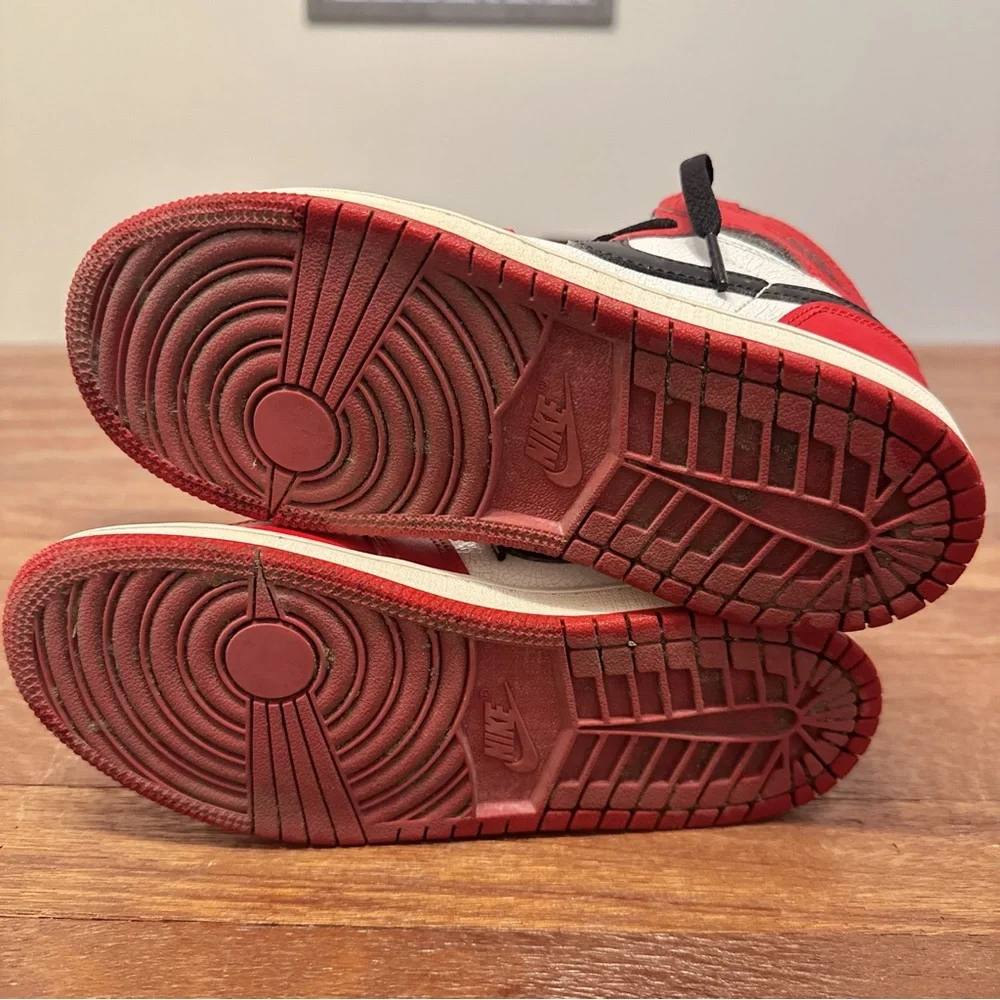Nike Air Jordan 1 Mid FD1412-612 Chicago Red White Black Boy 3Y Sneakers